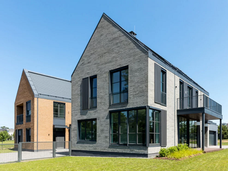 Fasādes dekoratīvās plāksnītes